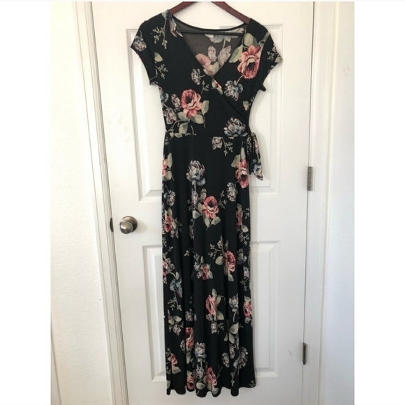 Kaileigh Stitch Fix Floral Wrap Maxi Dress - Picture 2 of 6